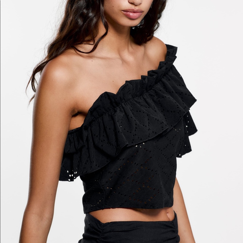 ZARA Embroidered Eyelet Ruffle Top - Picture 2 of 3
